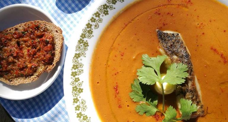 מרק דגים עם ברמונדי ישראלי