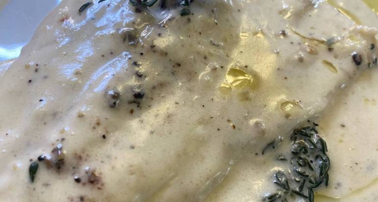 פילה ברמונדי ברוטב שמנת שום וטימין